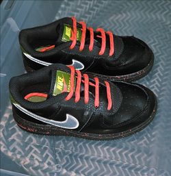 Nike Air Force 1 Low
Black Asparagus