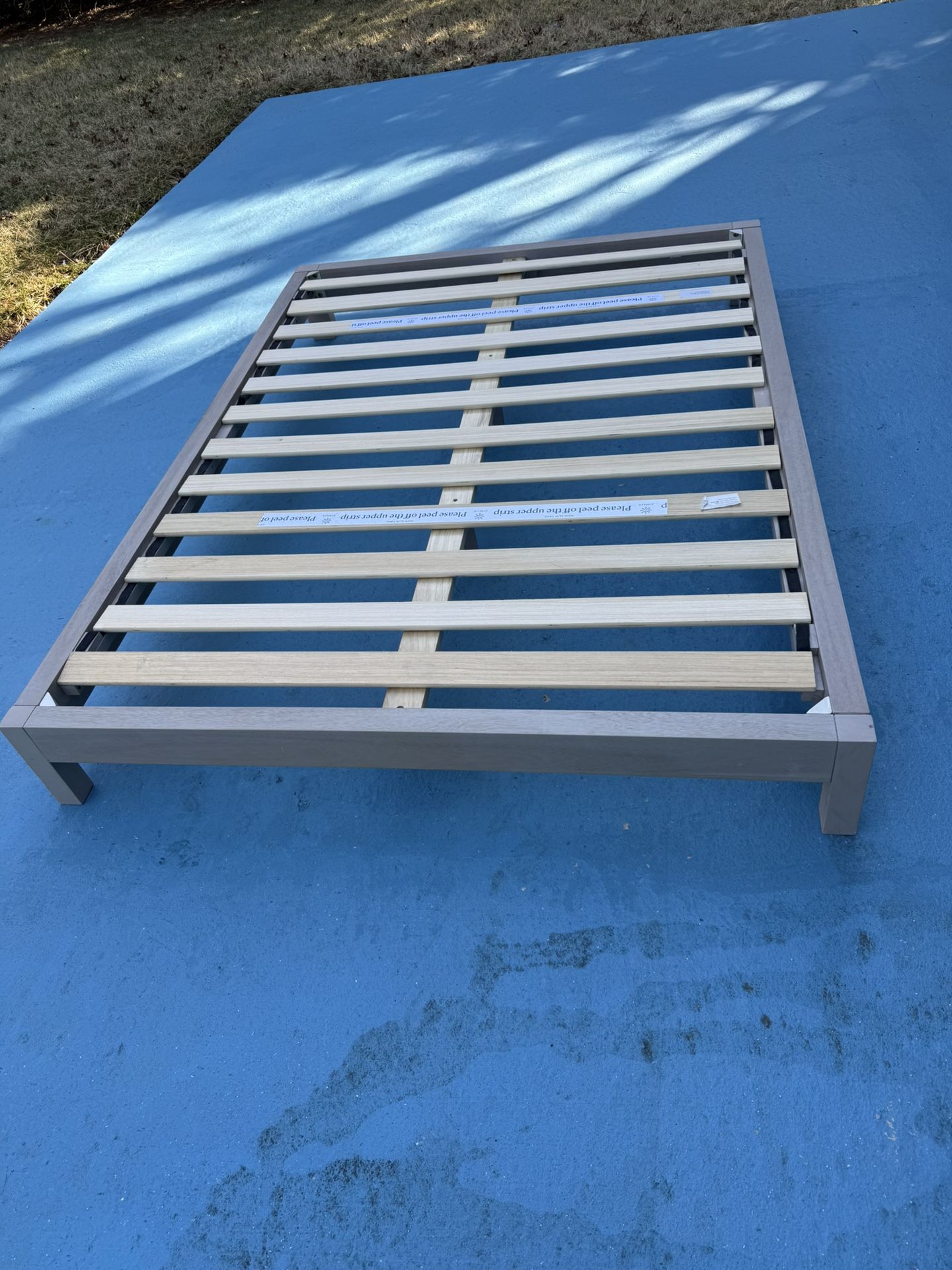 Full size bed frame in excellent condition