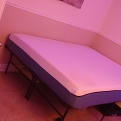Queen Mattress w/frame