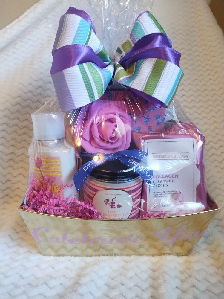 Bath And Body Works Candle, Mango Scented
