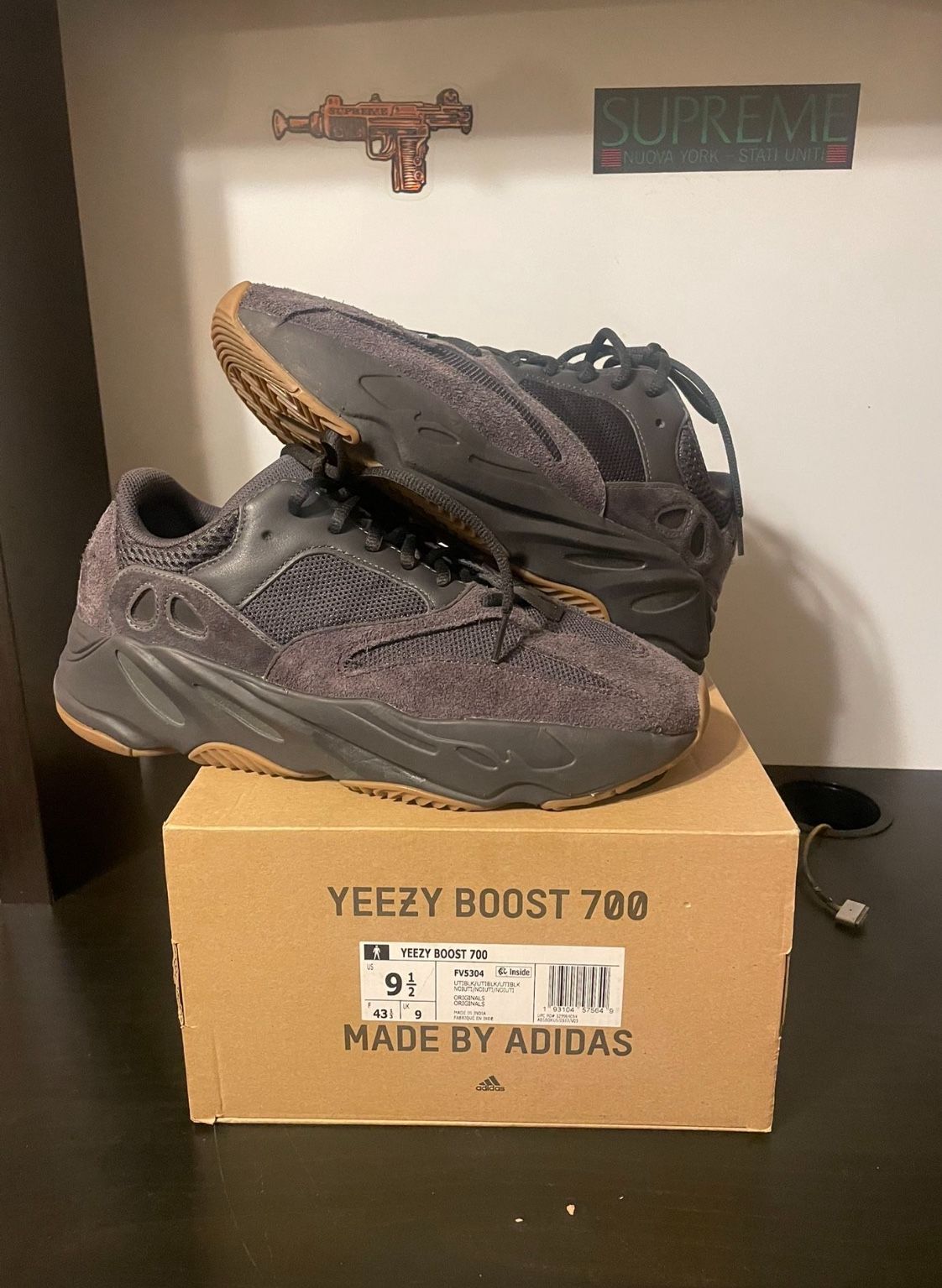 Yeezy 700 Utility Black 