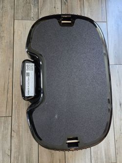 Power Plate Personal Vibration Plate Exercise Machine
With Resistance Bands and Remote Control, High or Low at 35 Hz, Non-Slip, Space Saving for Home