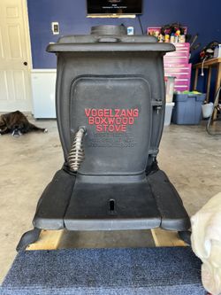 Vogelzang Cast Iron Standard Boxwood Wood Stove (BX26E) for Sale in  Corinth, TX - OfferUp
