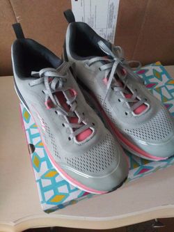 LA Gear Women's Running Shoes, Size 10