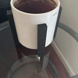 Planter With Wood Stand the size is included with the pictures with the measuring tape