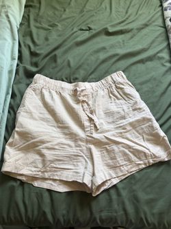 Uniqlo High Waisted Beige Shorts