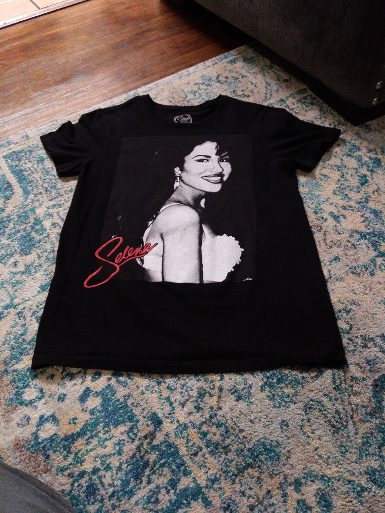 Official Selena Merchandise T-shirt Women's Size Small From 2017