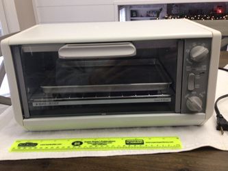Black & Decker Toast-R-Oven Spacemaker Model Very Clean Baking Countertop Dorm Room 