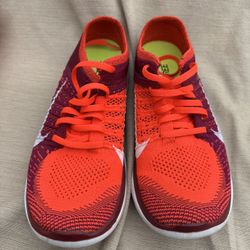 Woman’s Nike Athletic Shoes Size 8 . 