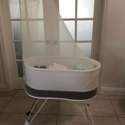 Snoo Bassinet with Net, Lifters, & Accessories