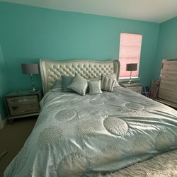  Michael Amini & Jane Seymour  Bedroom Set 