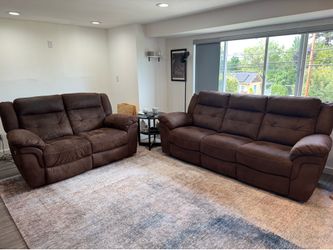 Reclining sofa and loveseat