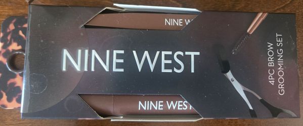 Nine West 4pc Brow Grooming Set