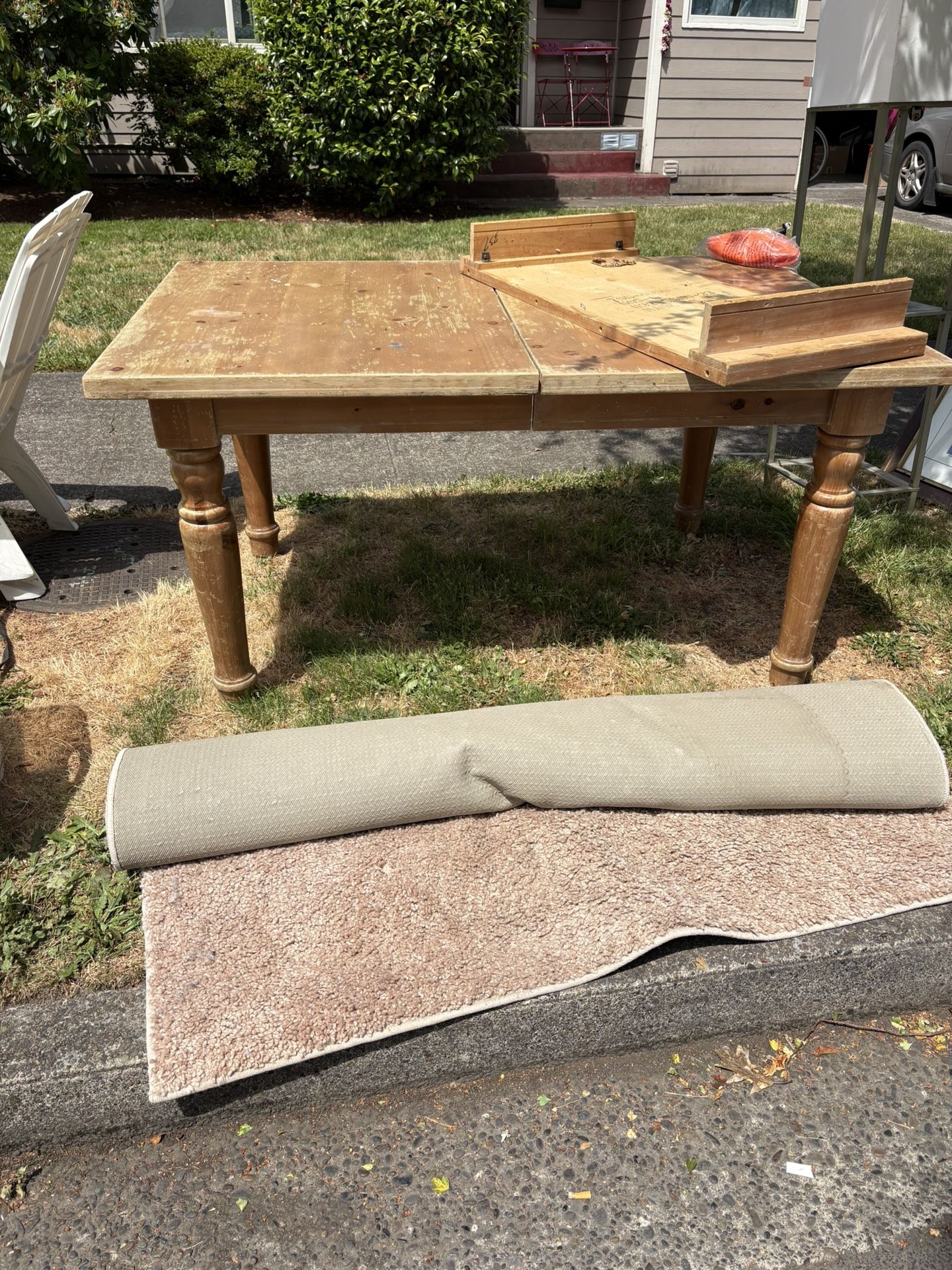 Free Table with Leaf