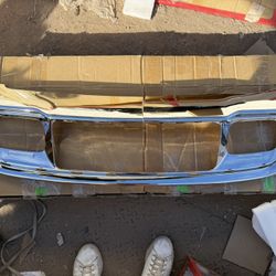 17-22 Keep Grand Cherokee Lower Grille - Cracked