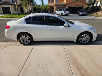 2015 Infiniti Q40