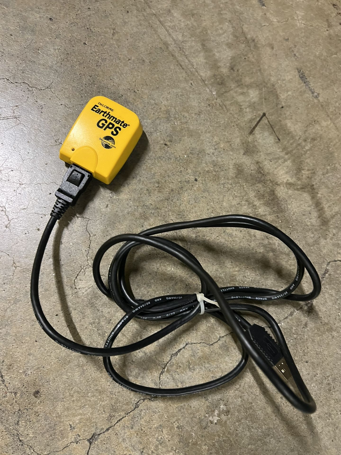 DeLorme Earthmate Car GPS LT-20 Tracking Receiver with USB Cable Cord Vintage