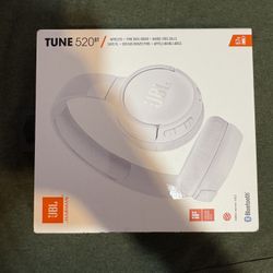 JBL Tune 520BT Headset  (All White)