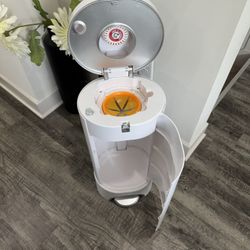 Munchkin Diaper Genie 