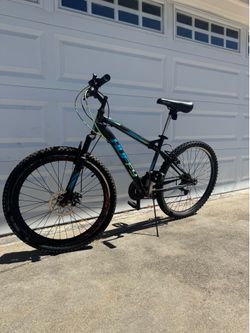 Huffy Nighthawk Mountain Bike - Medium Frame