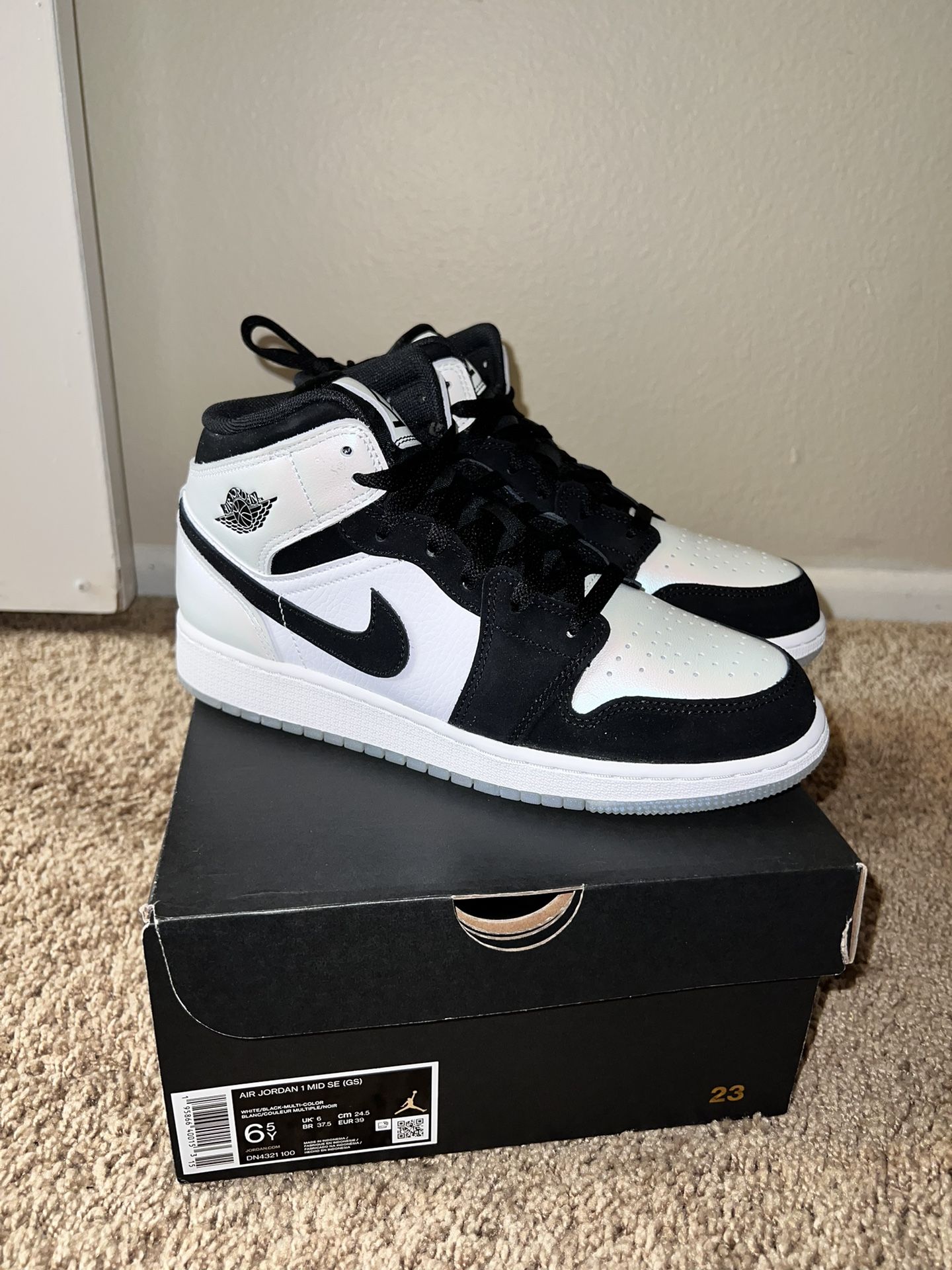Nike Shoes Air Jordan 1 Mid SE “Diamond Shorts” 2024 Air Jordan 1 Mid SE “Diamond Shorts 10 (43) | Mercari main image 3