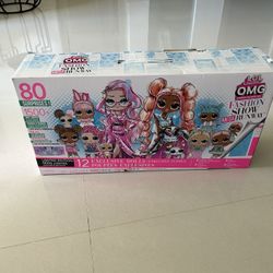 New LOL Surprise OMG Fashion Show Mega Runway