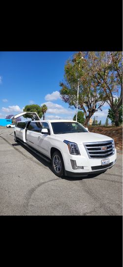 2017 Cadillac Escalade Limo