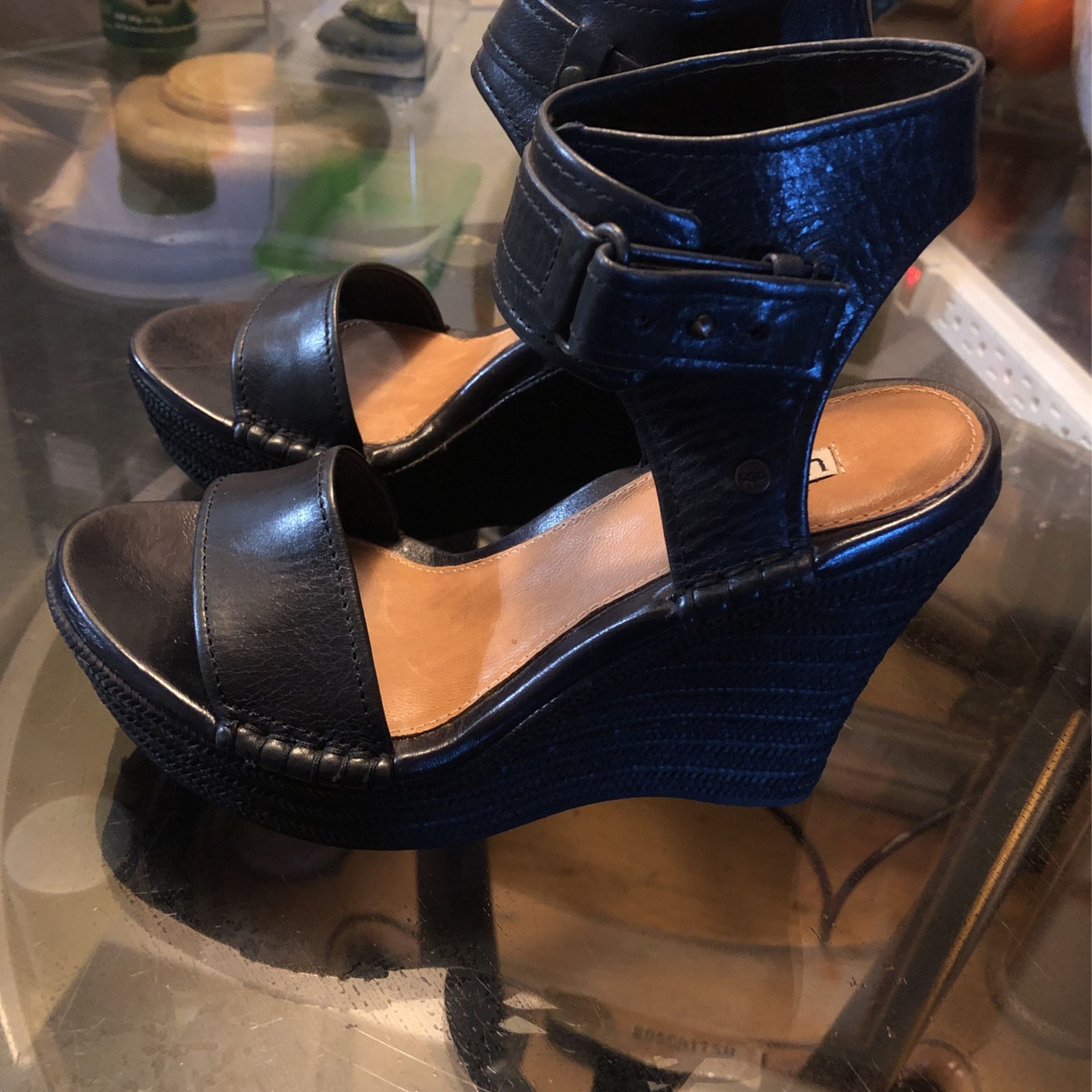 Zapatilla UGG muy Cómoda de Piel