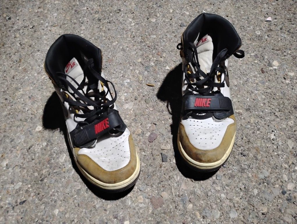Men's Basketball Shoes