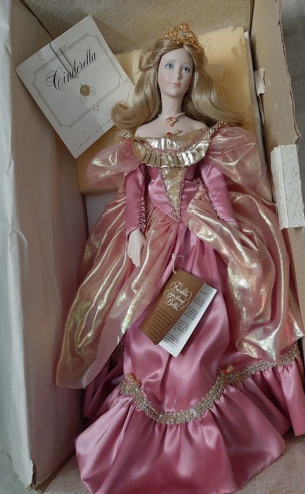 1987 Franklin Heirloom Porcelain Cinderella Doll