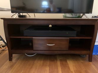 TV STAND - WOOD - DRAWER & SHELF SPACE BELOW