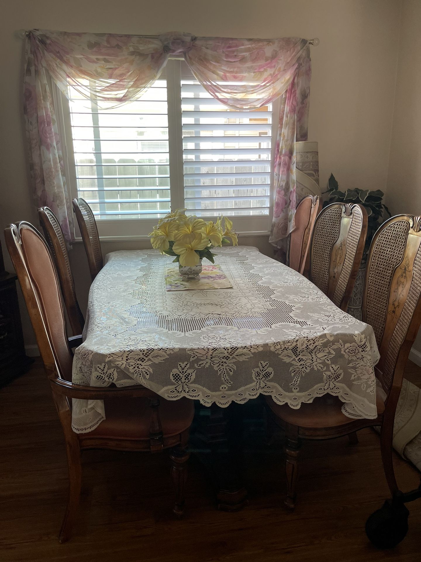 Dinning Table