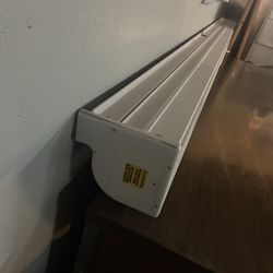 DA-Lite Projector Screen