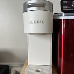 Keurig K-Iced Plus Single Serve  K-Cup Pod Coffee Maker with Iced Coffee Option