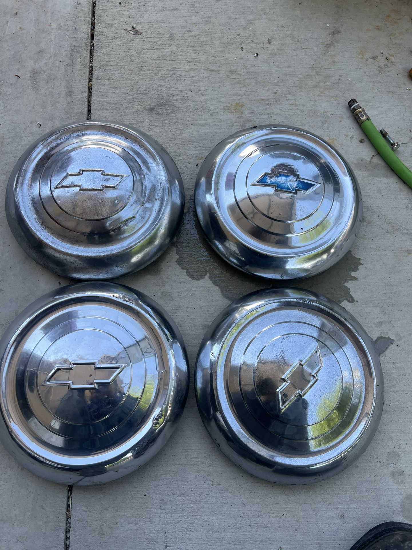 OEM 1951 1952 1953 CHEVY DOG DISH HUBCAPS SET OF 4 Fleetline Styline Wagon