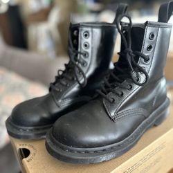 Doc Martens 1460 Mono Women’s Size 7
