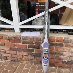 Like New Shark Steamer Tested Works Perfectly when you come ill fully test it for you Comes With 3 Brand New Sharks, Steam Energize Cleaner, Two Big B