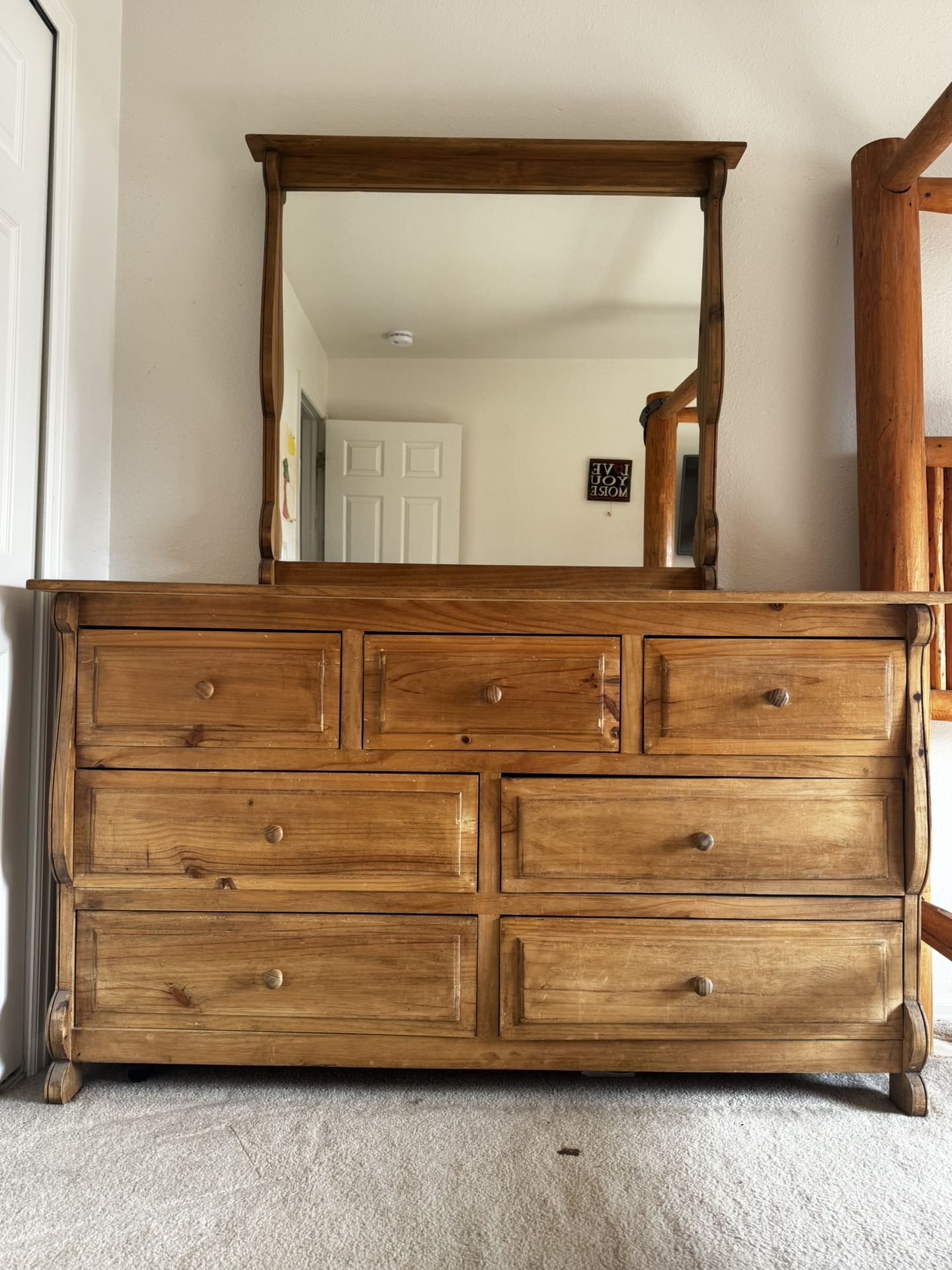 Dresser With Mirror