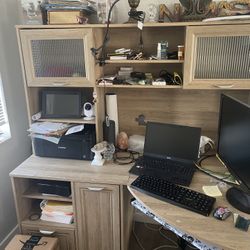 Desk With Hutch