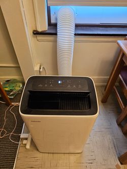 Toshiba portable air conditioner ac 8000 BTU