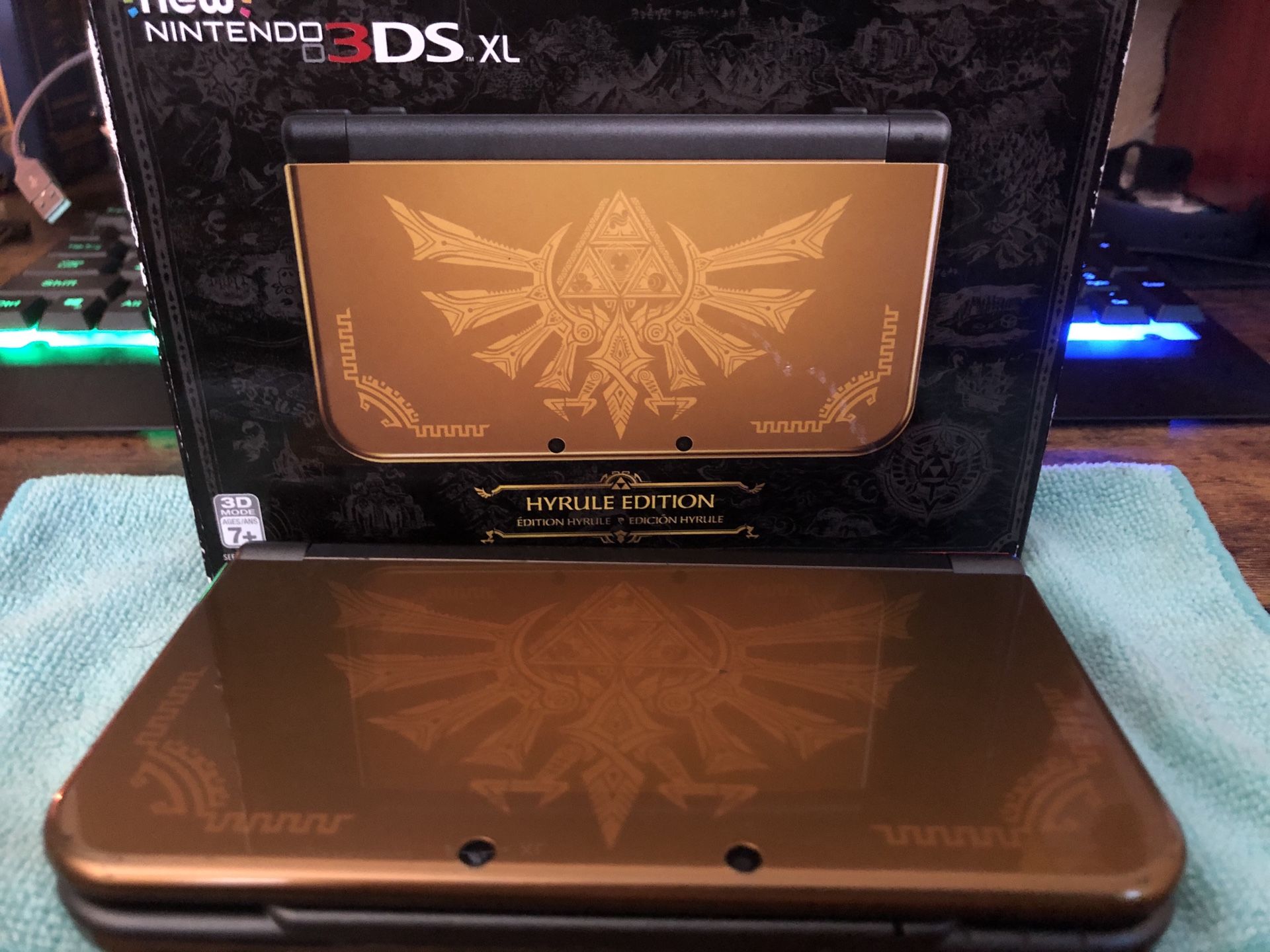 Zelda- Hyrule Edition Nintendo 3DS XL
