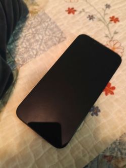 iPhone 14 w/ Life Proof Case