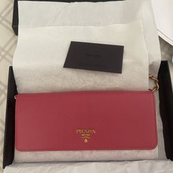 Prada Chain Wallet 