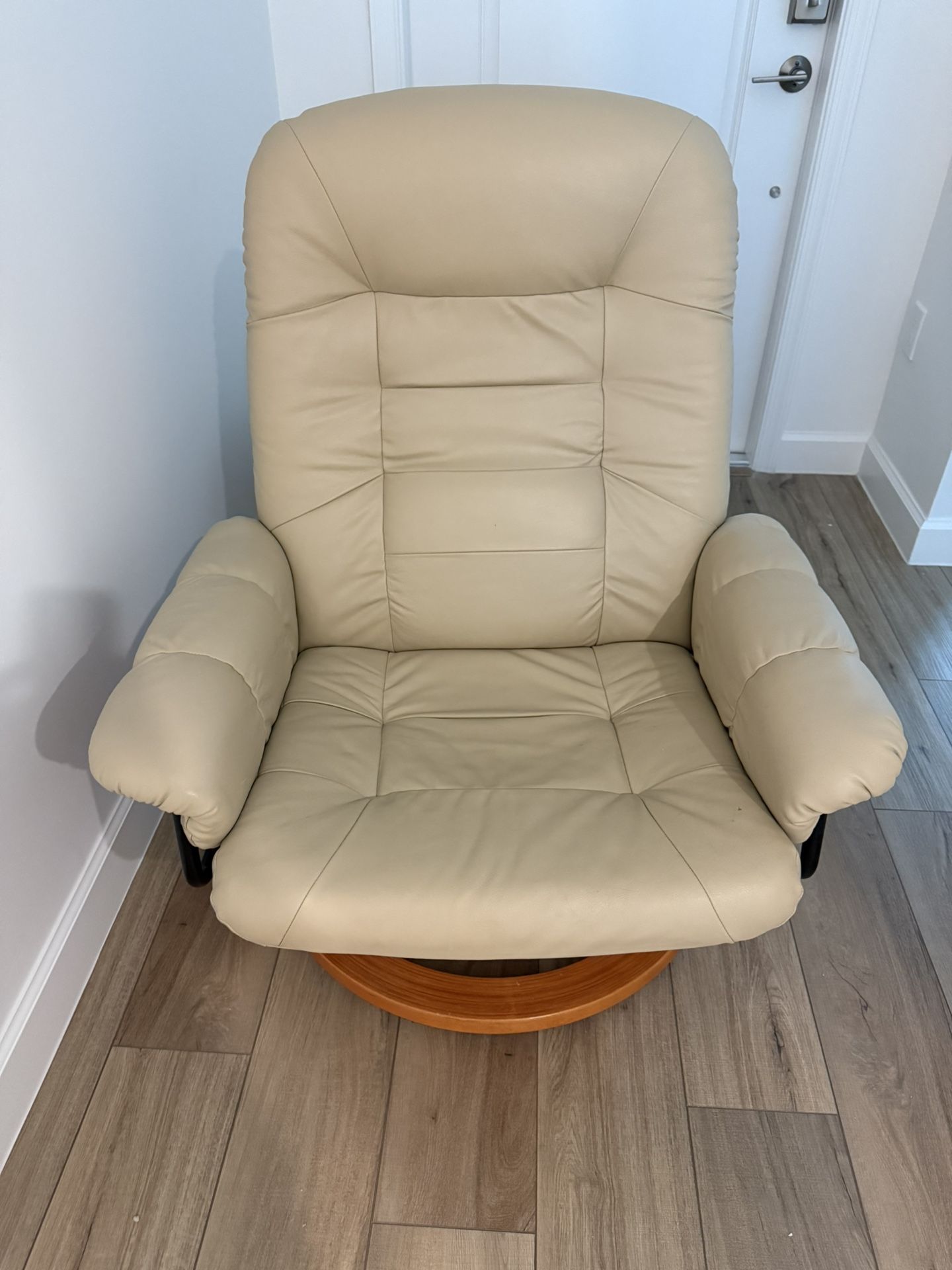 Recliner Chair With Ottoman