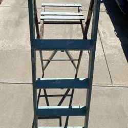 Wooden Ladder 5’
