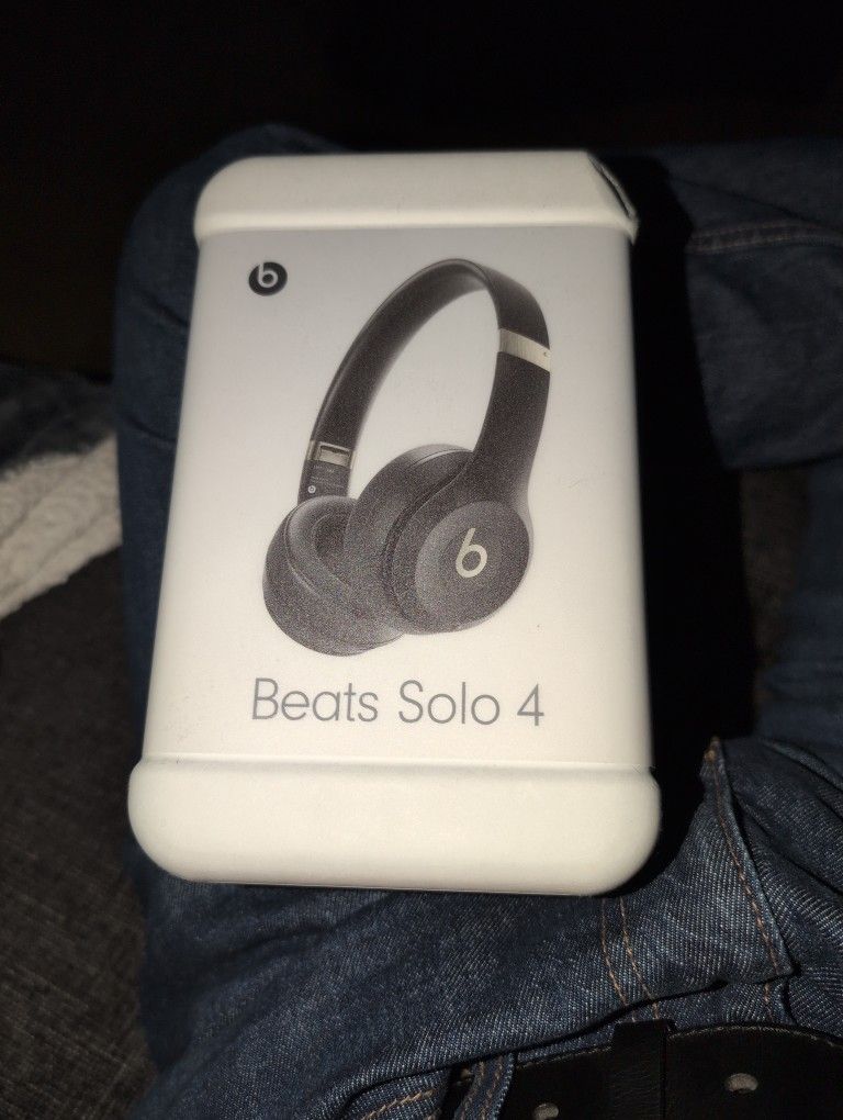 Beats Solo 4