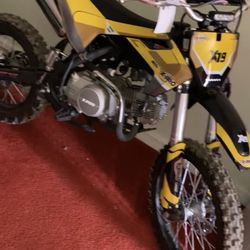 Dirt Bike For Sale !! Jo