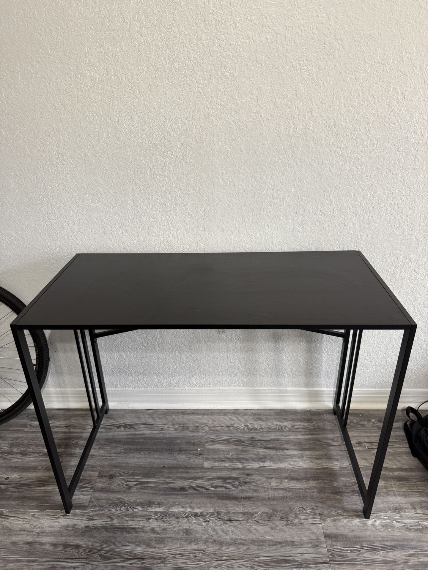 Black Desk 