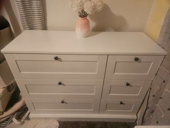 WHITE WOOD DRESSER. EXCELLENT CONDITION!