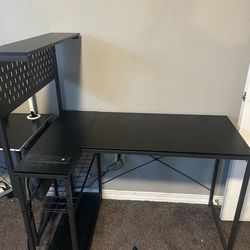 Monitor/Desk/Chair